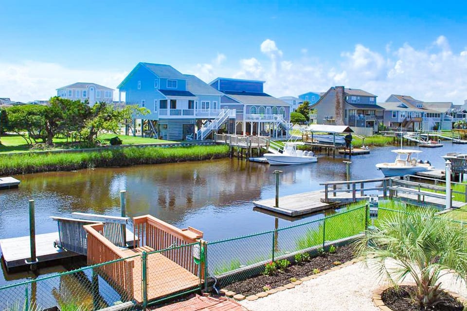 HB198 The Pour House House in Holden Beach