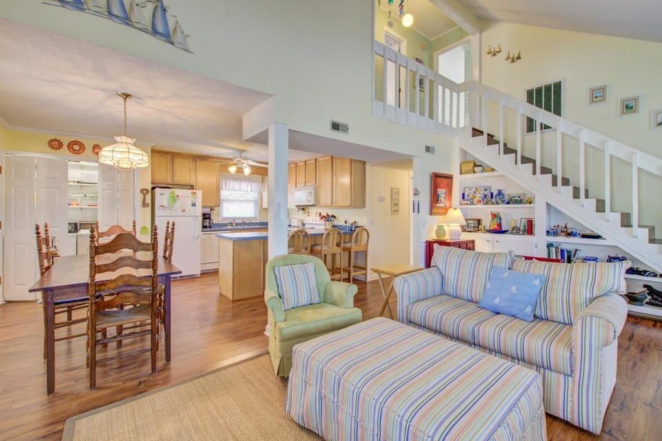 HB199 The Wave Dancer House in Holden Beach