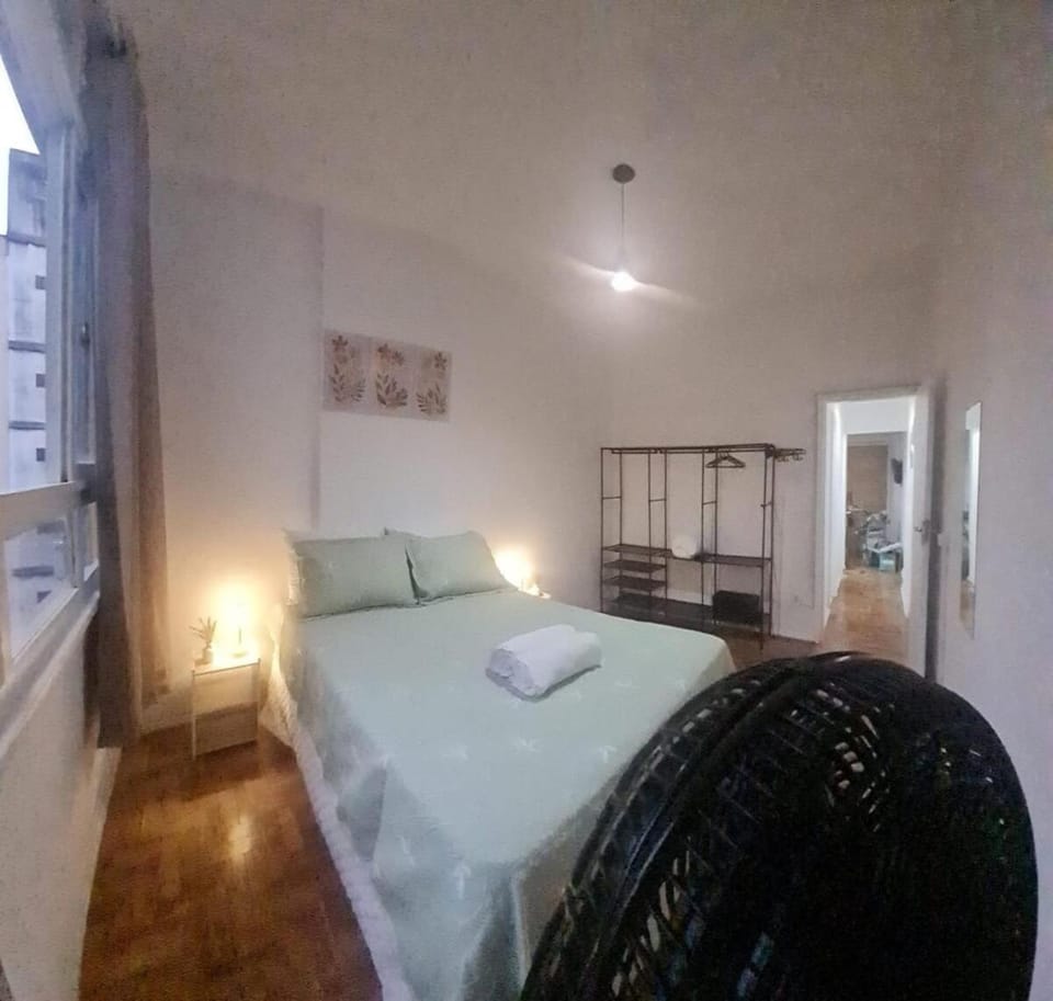 Apartamento no Leme próximo da Praia e Metrô Apartment in Rio de Janeiro