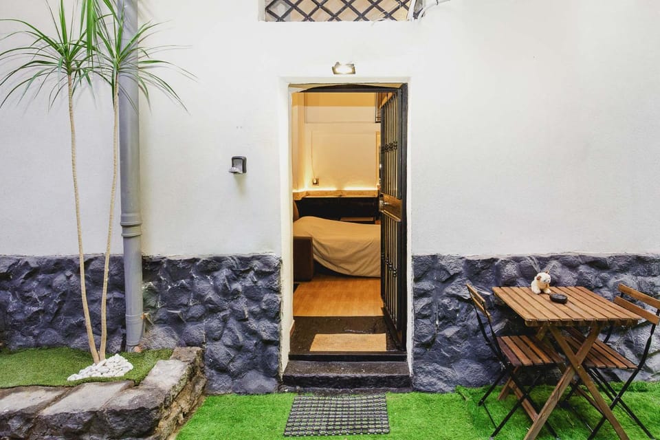 Facade/entrance, Living room, Seating area