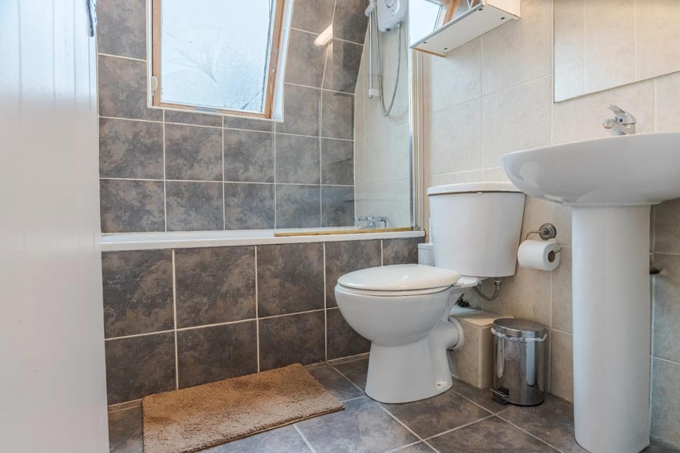 Charming 2BDR Cottage by the Liffey and 3Arena House in Dublin