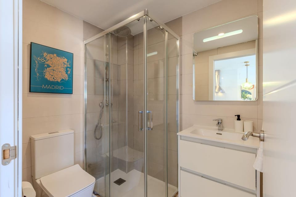 Shower, Bathroom, towels