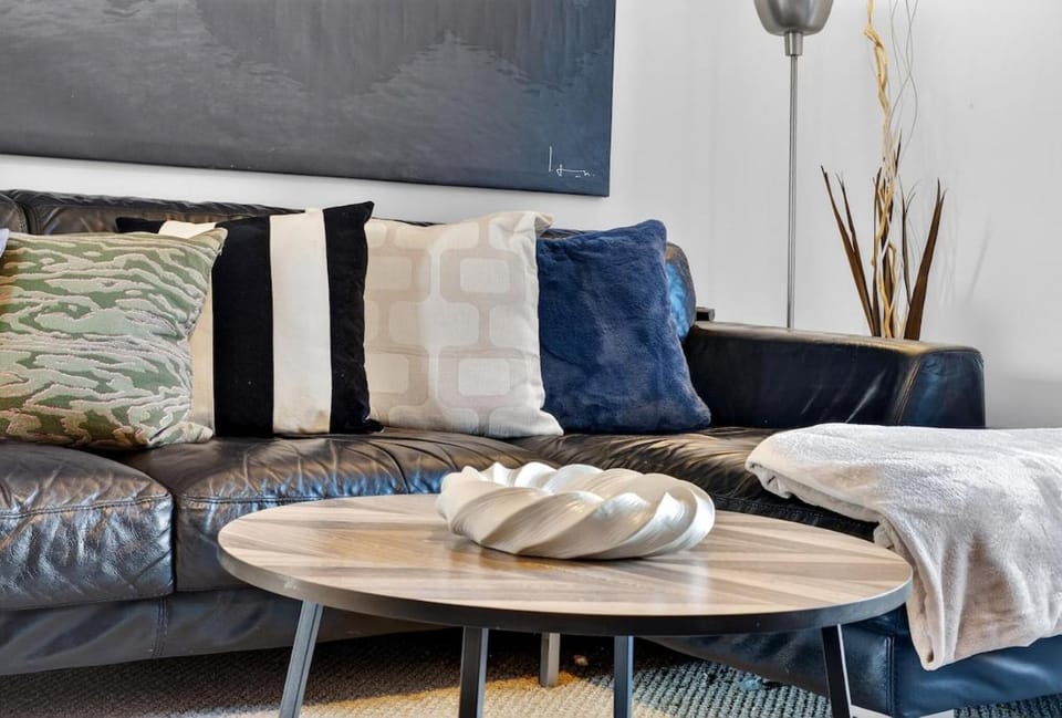 The Wharf Cardiff Bay - 3BR Apartment with Private Parking Sleep up to 6 - Fast Wifi Apartment in Cardiff