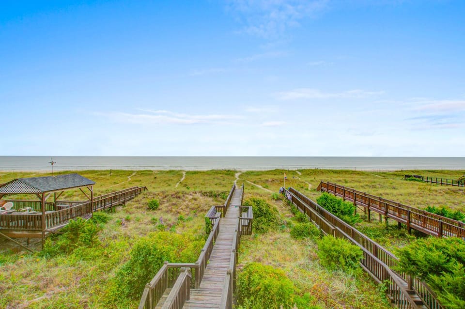 HB207 Turtle Landing House in Holden Beach