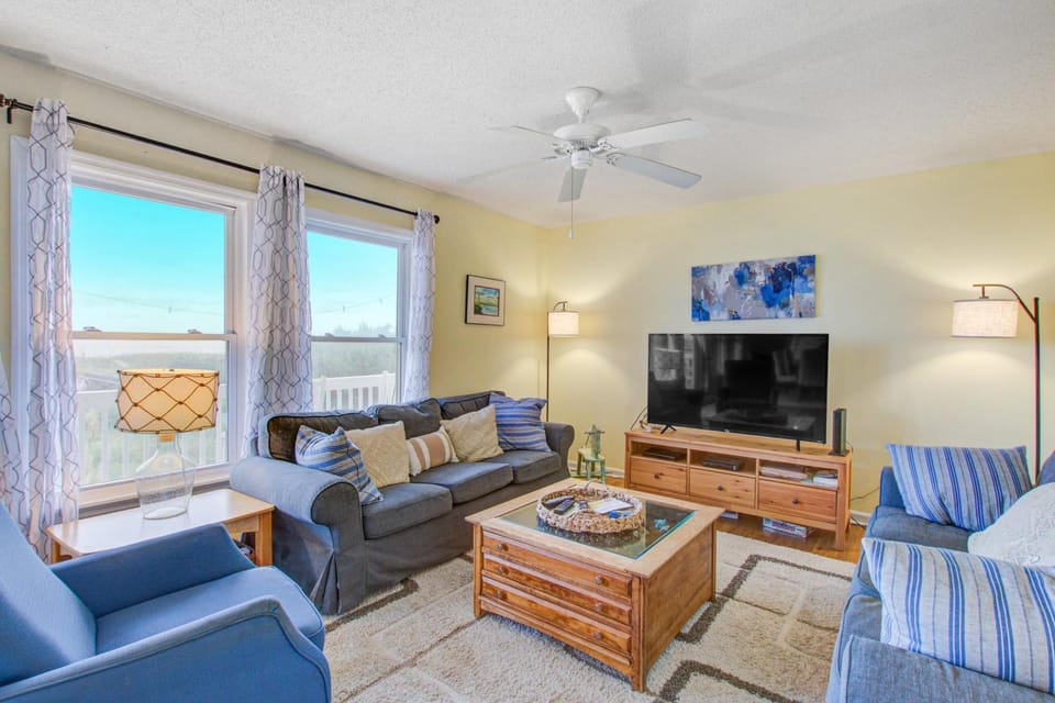 HB207 Turtle Landing House in Holden Beach