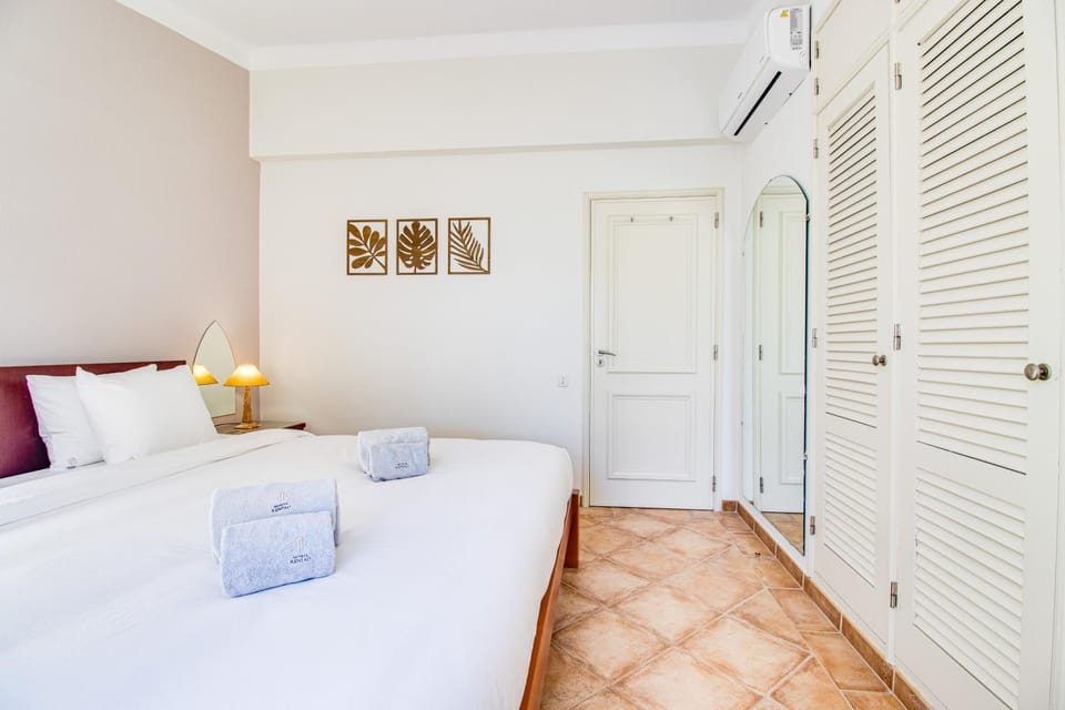 Bed, Photo of the whole room, Bedroom, towels, wardrobe