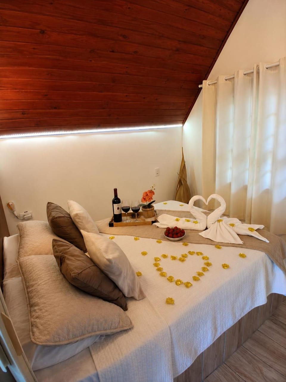 Chalé 2 - Privativo, com Cozinha, Churrasqueira e Decoração - na Pousada Sitio Pauletto House in State of São Paulo