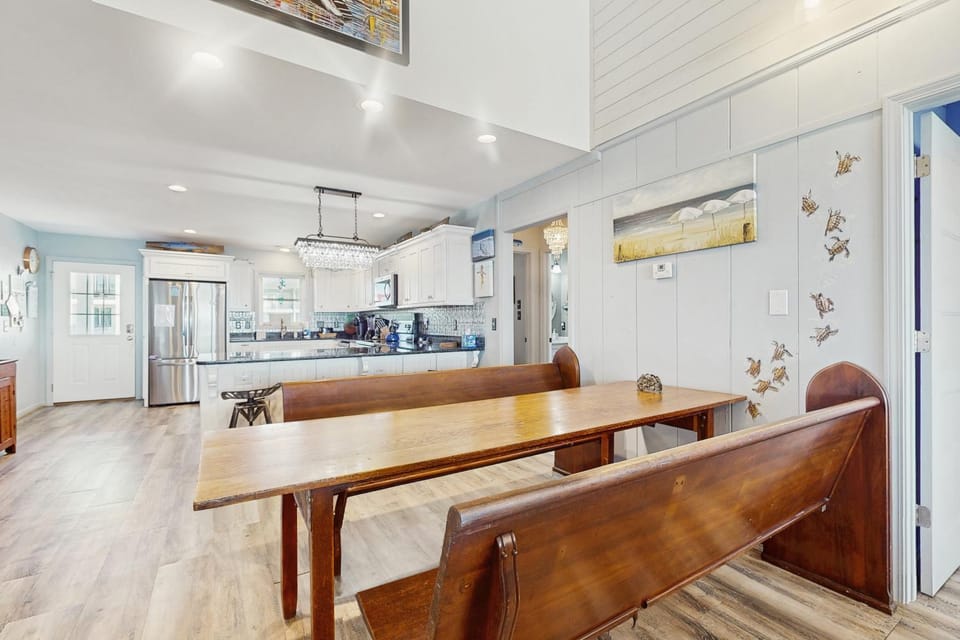 HB224 Wave Me In House in Holden Beach