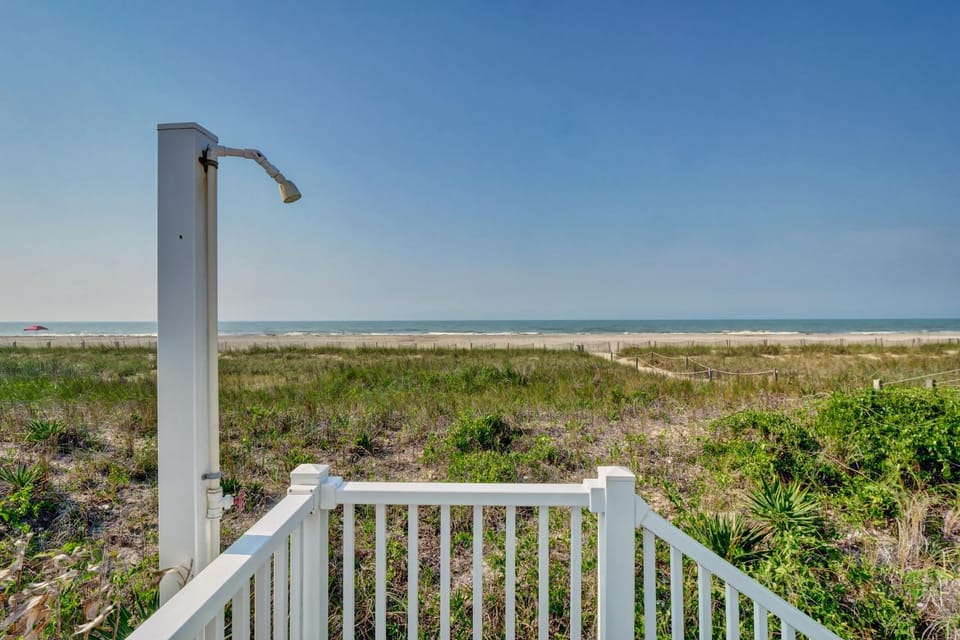 HB224 Wave Me In House in Holden Beach