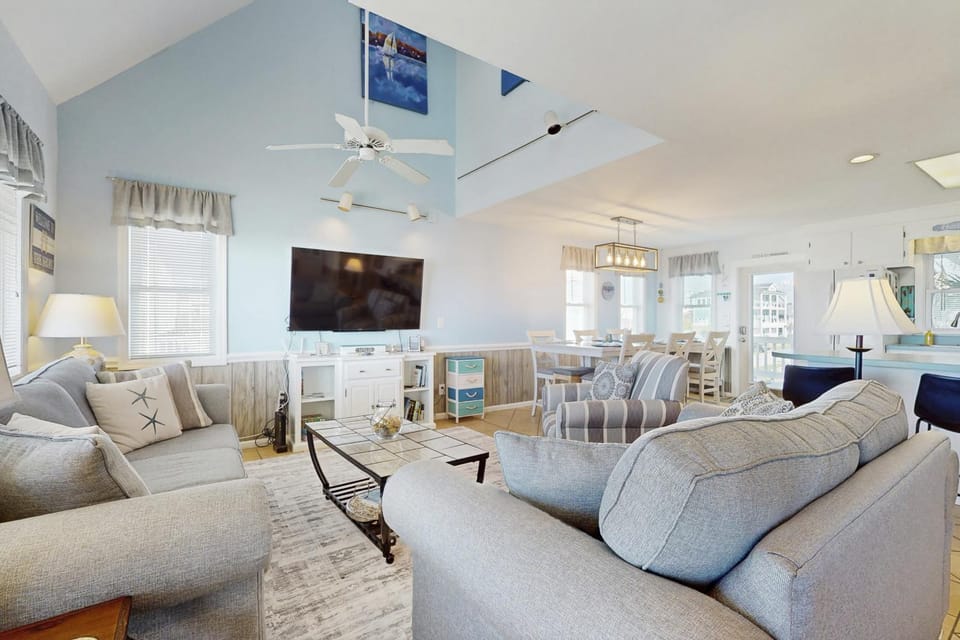 HB23 Barefeet Retreat House in Holden Beach