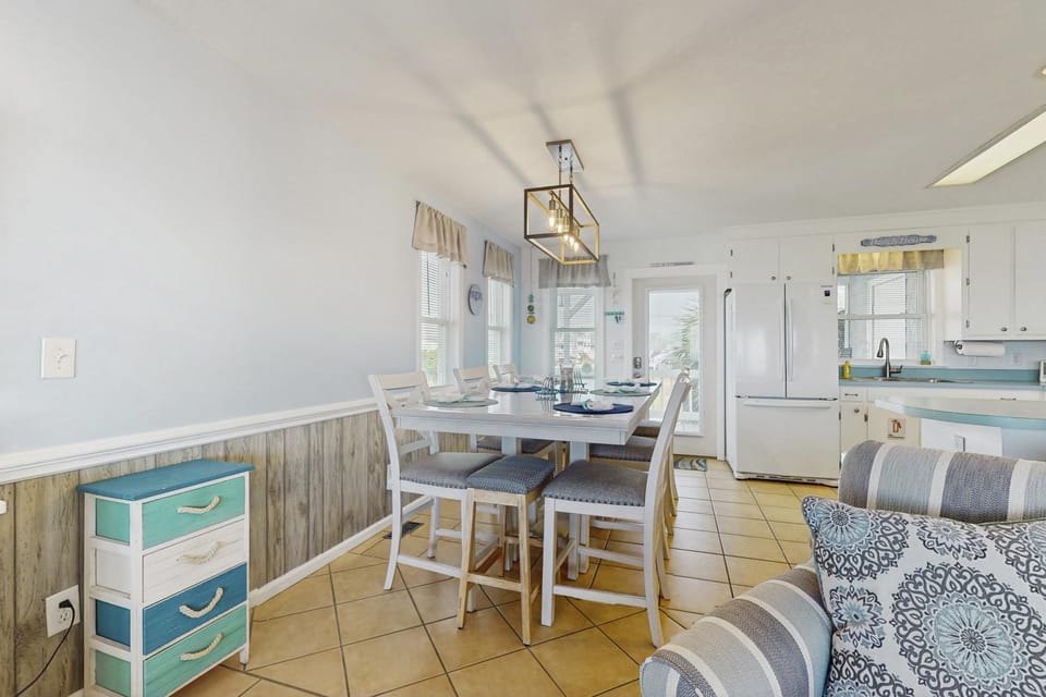 HB23 Barefeet Retreat House in Holden Beach