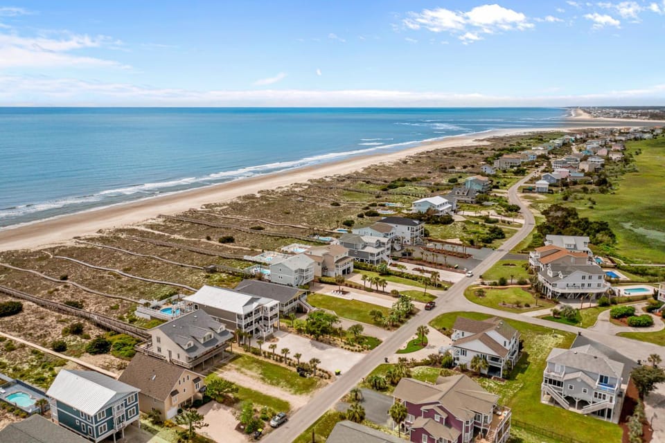 HB233 Witt's Inn House in Holden Beach