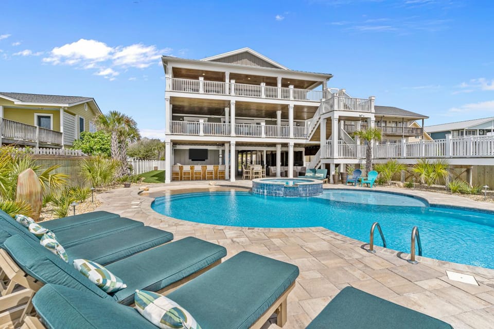 HB233 Witt's Inn House in Holden Beach