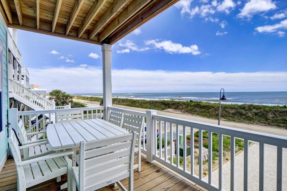 HB232 Heaven's Outpost House in Holden Beach
