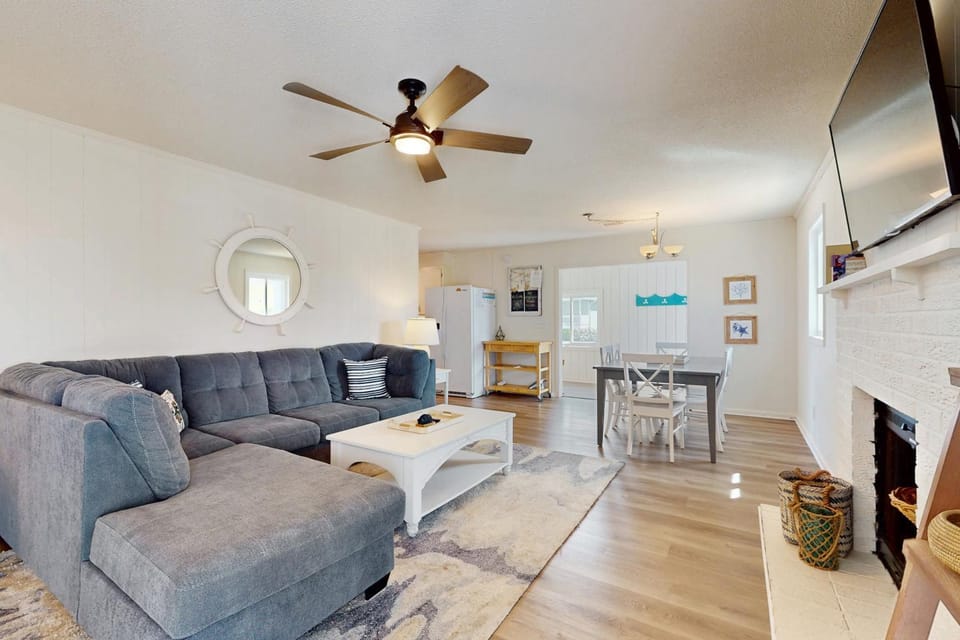HB237 Holden onto Sunshine House in Holden Beach
