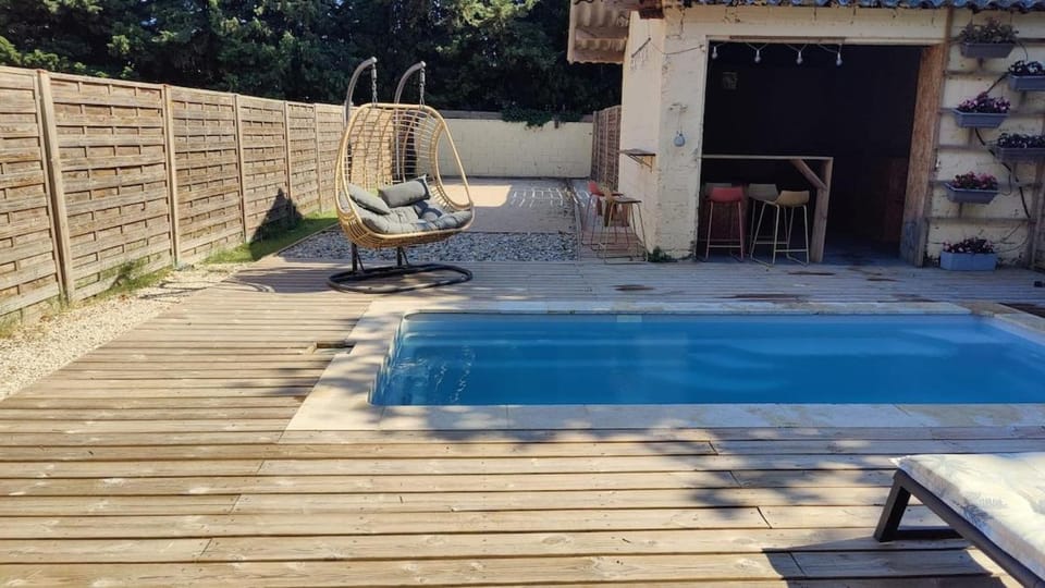 Pool view, Swimming pool, sunbed