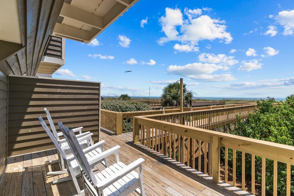 HB241A Bayview East House in Holden Beach