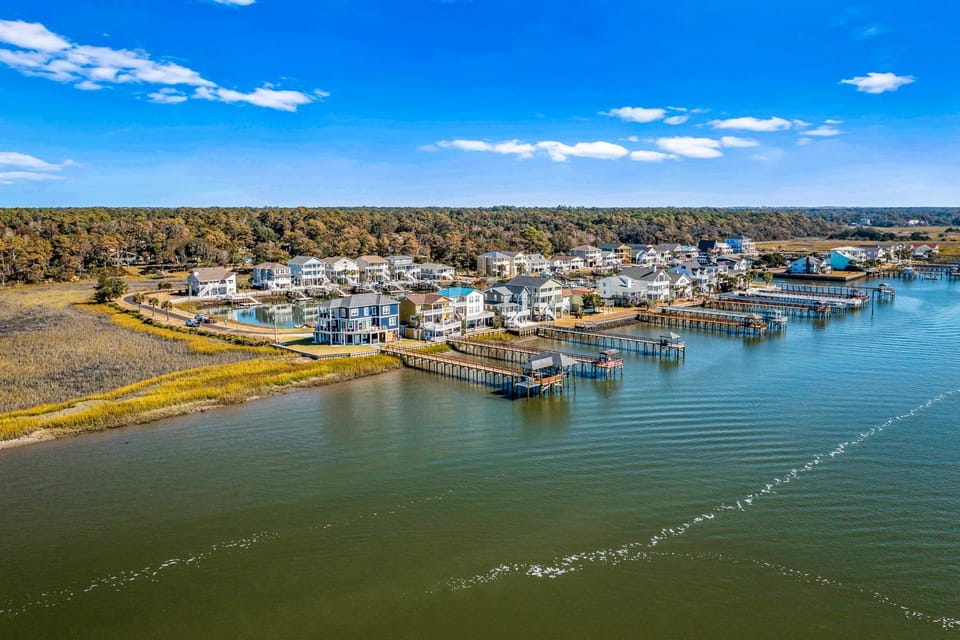 HB246 A Beautiful Sunset House in Holden Beach