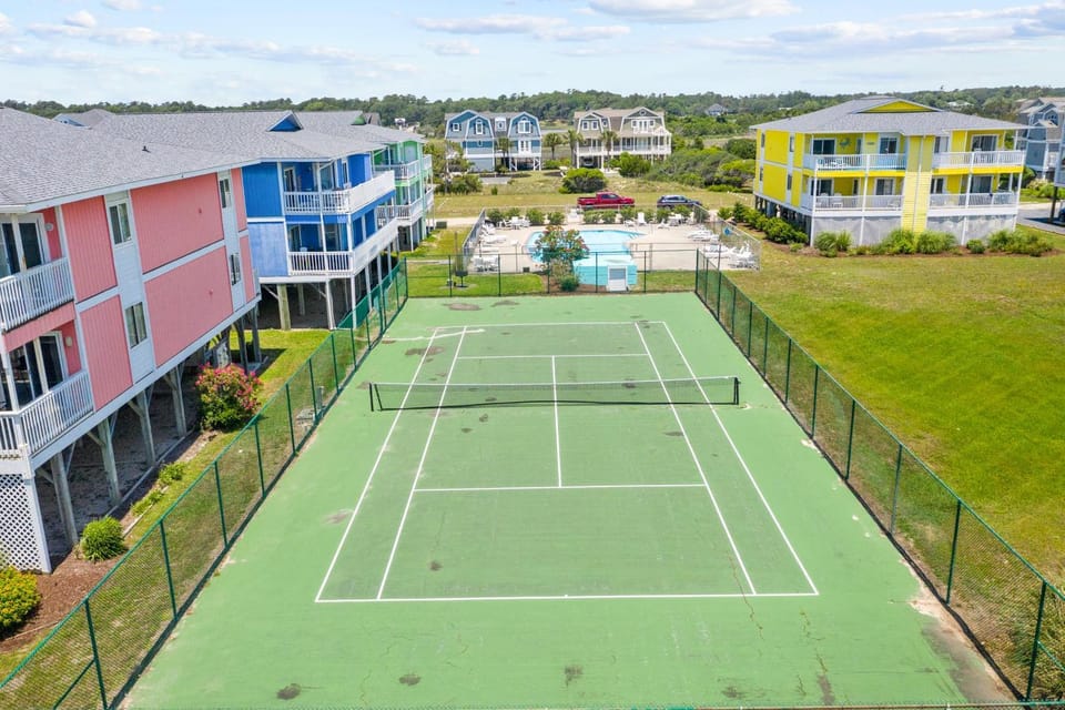 2nd-floor condo with ocean views, outdoor pool, & beach access - dogs OK House in Holden Beach