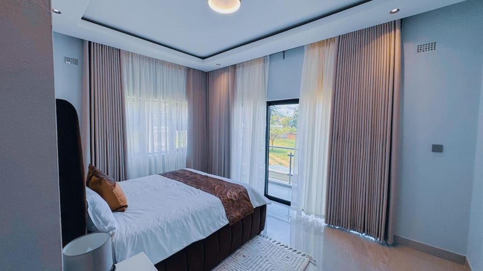 Portglen Villa, Full Furnished 3 bed house Accommodates 6 Apartment in Harare