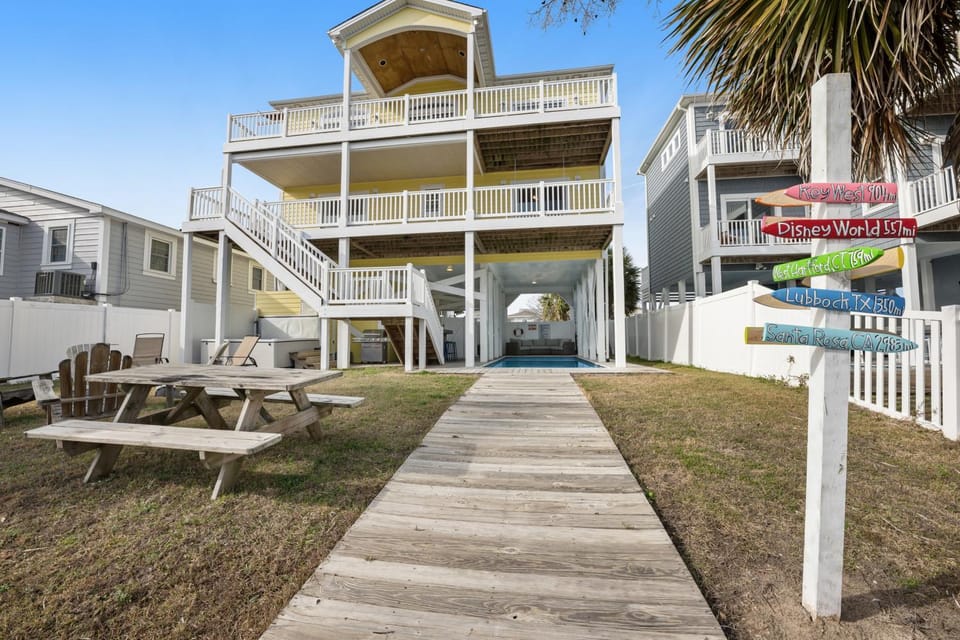 HB271 Bird's Nest House in Holden Beach