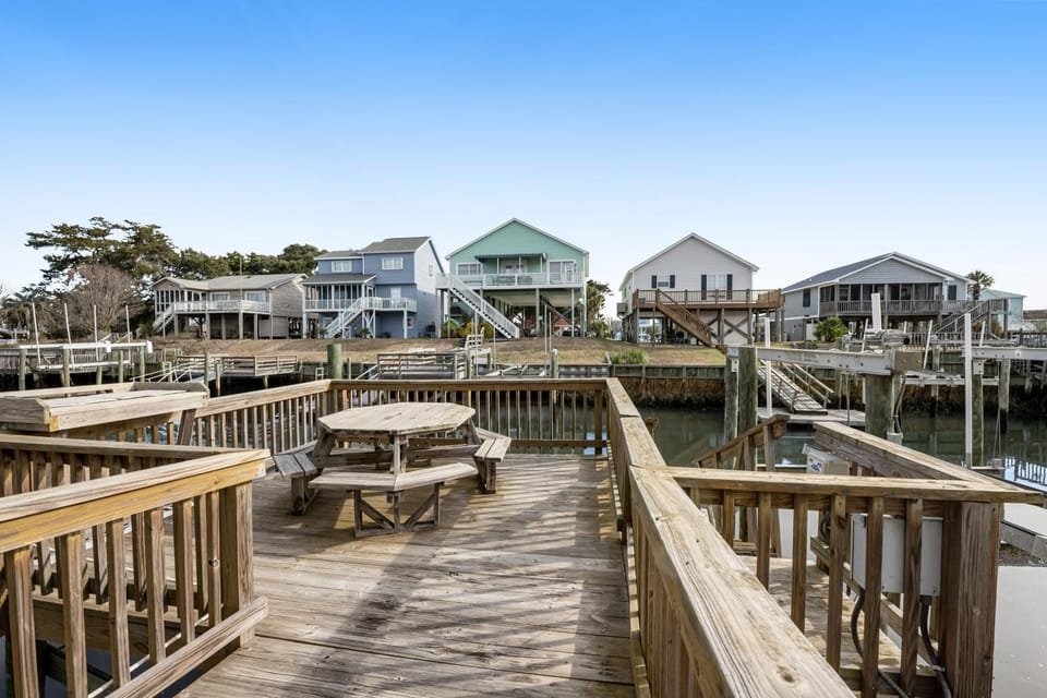 HB271 Bird's Nest House in Holden Beach
