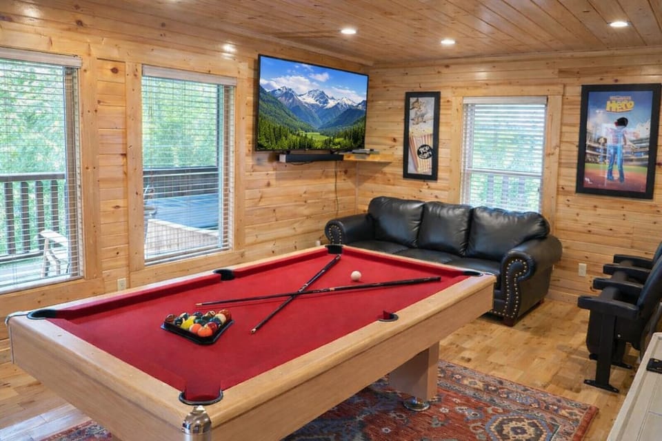 Billiard, Game Room