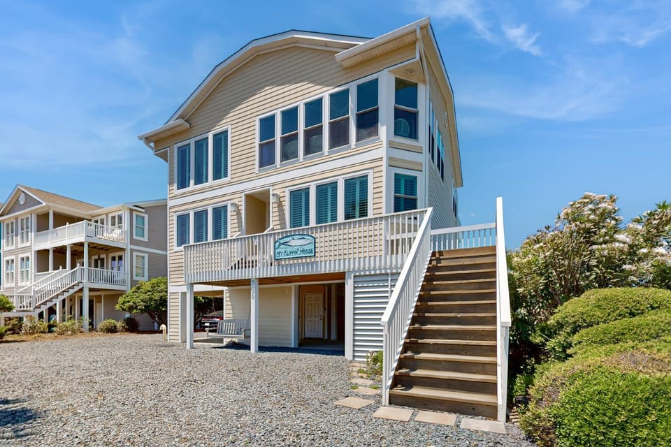 HB303 My Flippin' House House in Holden Beach