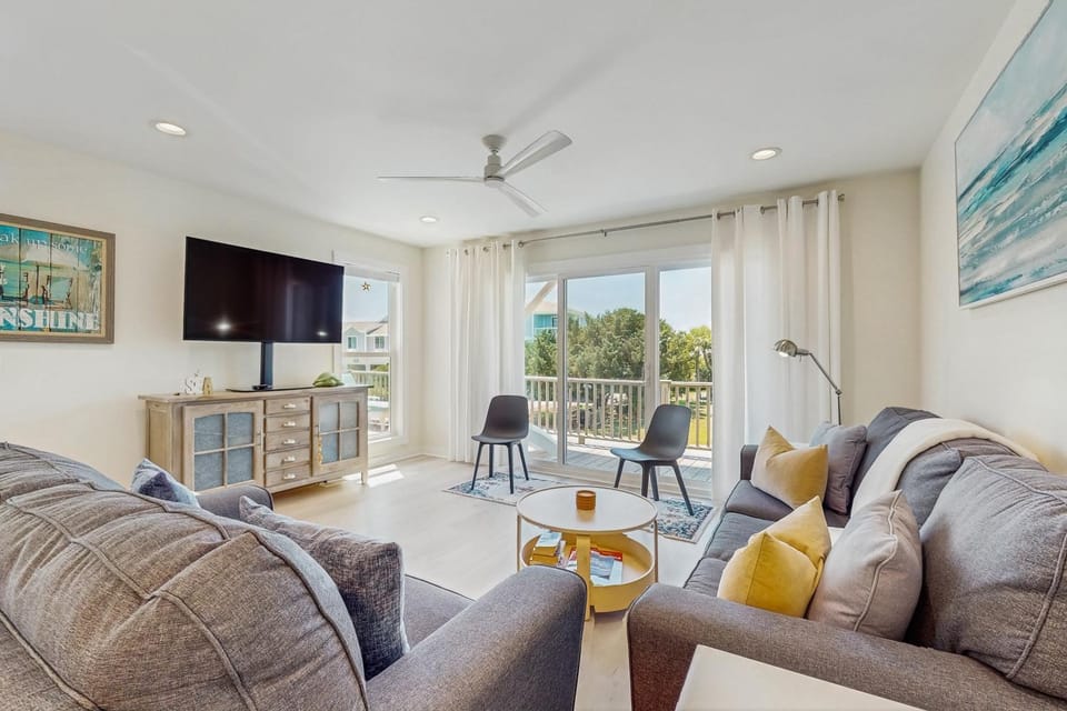 HB301 Seabreeze - Gated Community House in Holden Beach