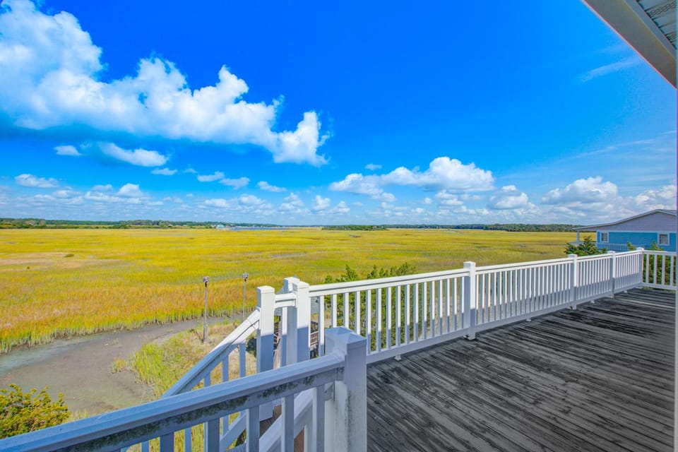 HB42 Blue S'kai House in Holden Beach