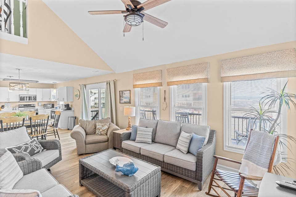HB43 Blue View House in Holden Beach