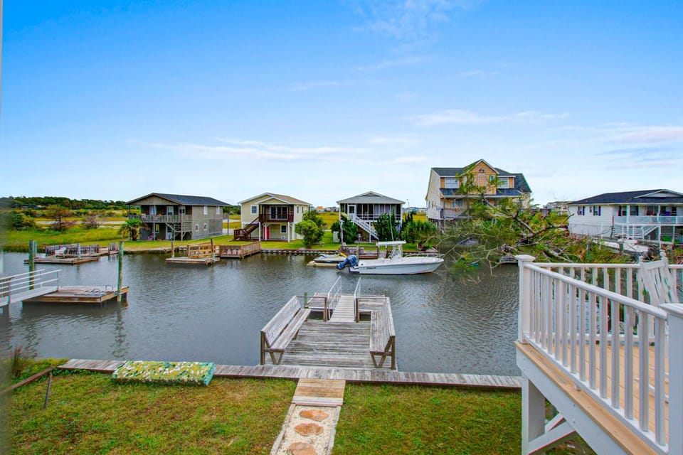 HB70 Dawn's Delight House in Holden Beach