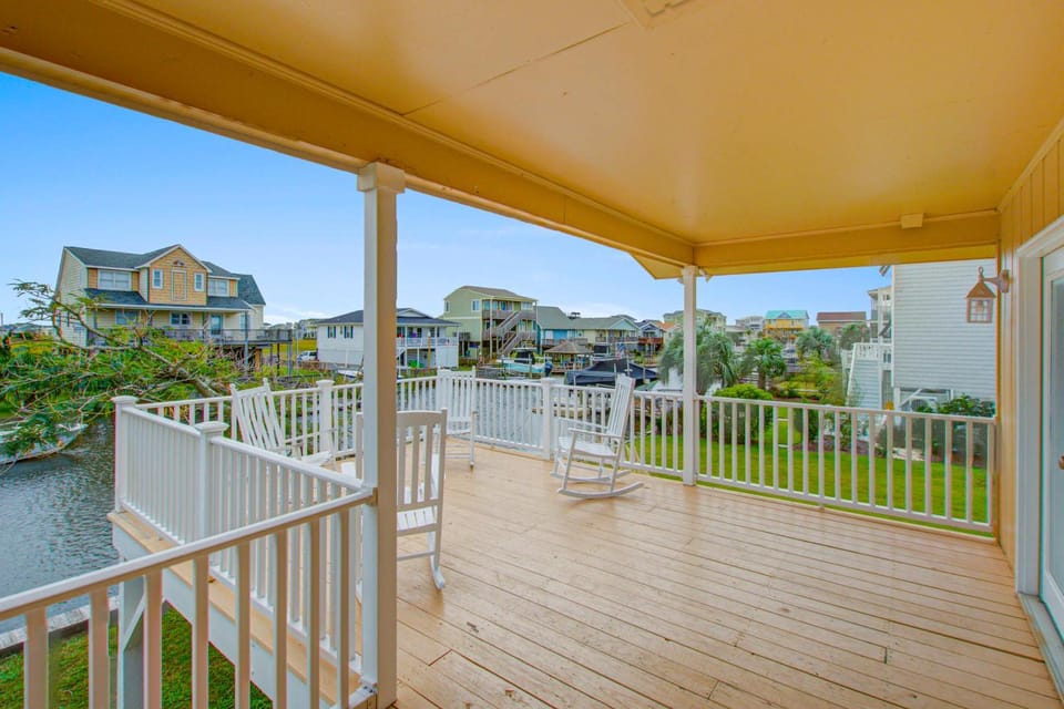 HB70 Dawn's Delight House in Holden Beach