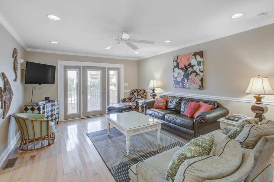 HB70 Dawn's Delight House in Holden Beach