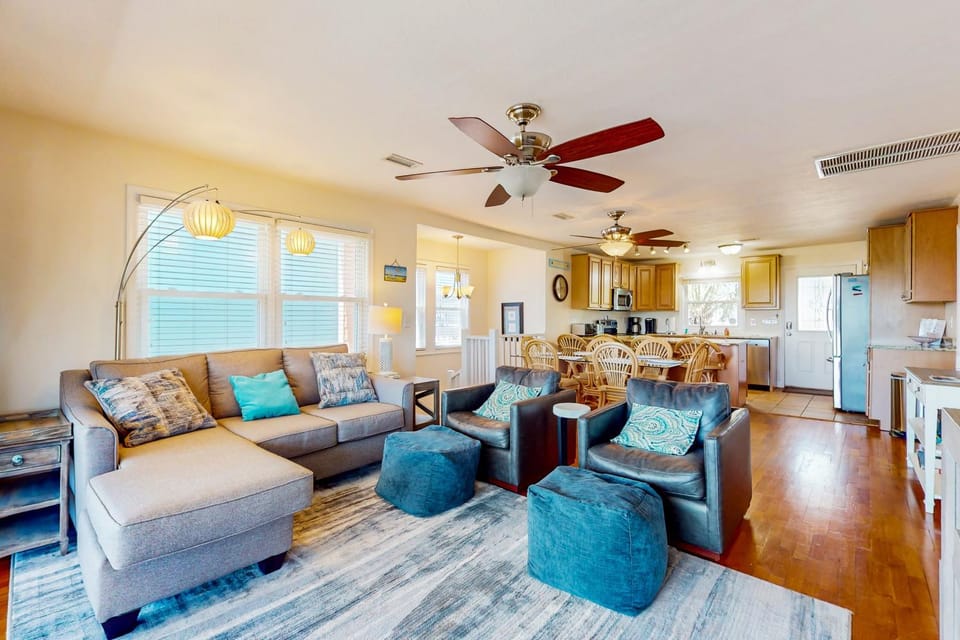 HB73 Dolphin Run House in Holden Beach