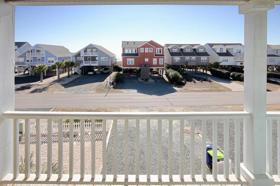 HB78 Down by the Water House in Holden Beach
