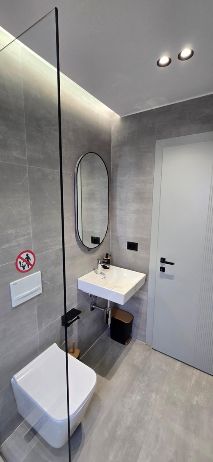 Shower, Toilet, Bathroom