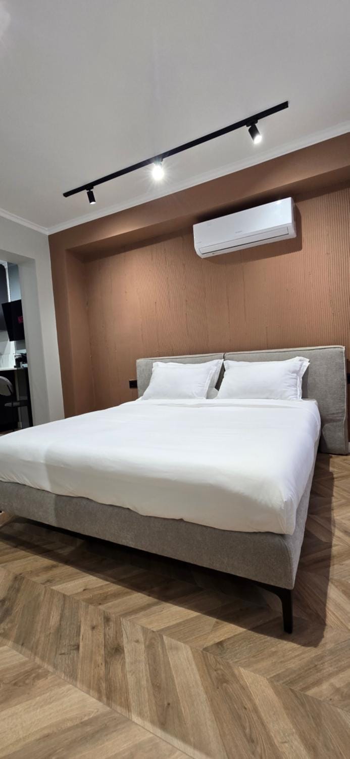 Bed, Bedroom, air conditioner