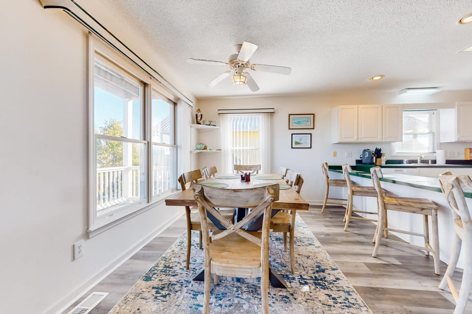 HB83 Flip Flop Inn House in Holden Beach