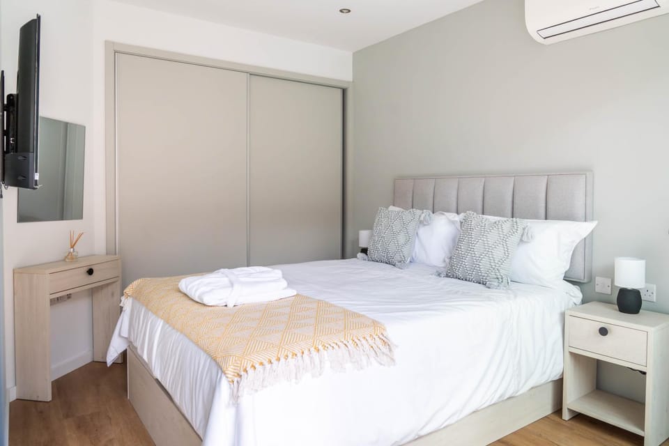 Bed, Bedroom, wardrobe