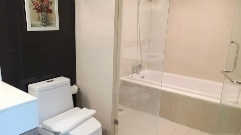 Avatar Suites Hotel - SHA Extra Plus Apartment hotel in Bangkok