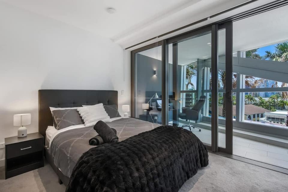 Bed, View (from property/room), Photo of the whole room, Bedroom