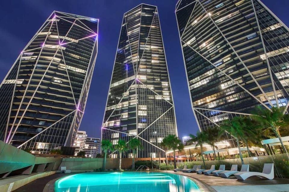 Night, Pool view, Swimming pool, Swimming pool, sunbed