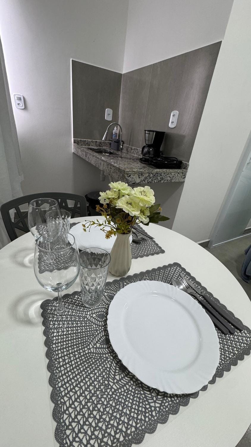 Kitchen or kitchenette, Dining area, minibar