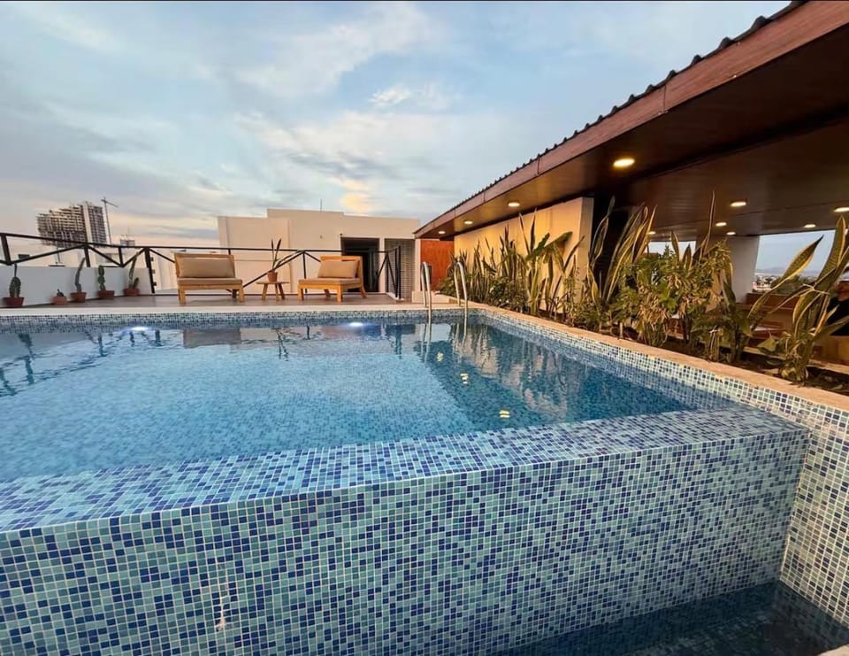 Swimming pool, Swimming pool