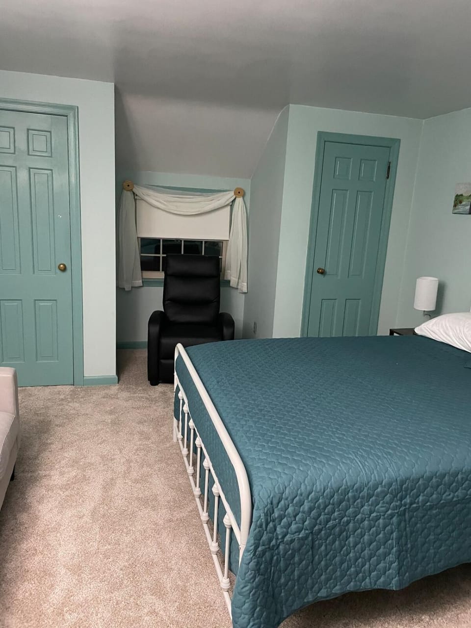 Cozy Apartment w Garage Apartment in Ohio