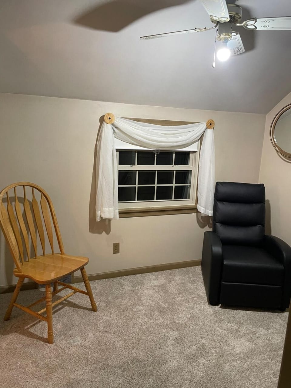 Cozy Apartment w Garage Apartment in Ohio
