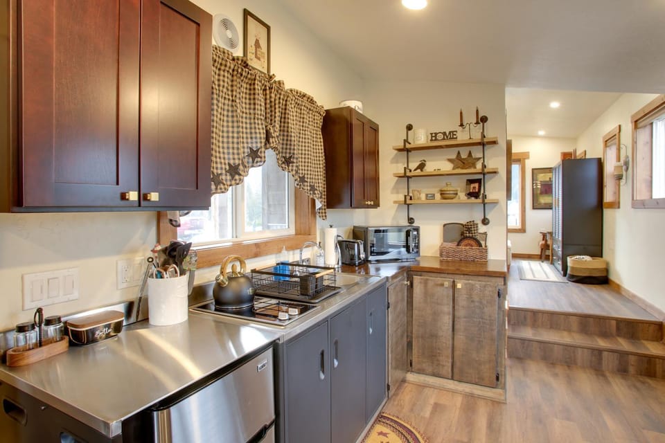 Cozy Couple's Retreat 6 Mi to Lake Pend Oreille Apartment in Kootenai County