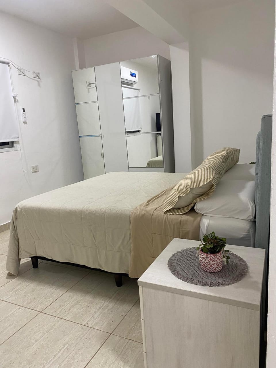 Bed, Photo of the whole room, Bedroom, wardrobe