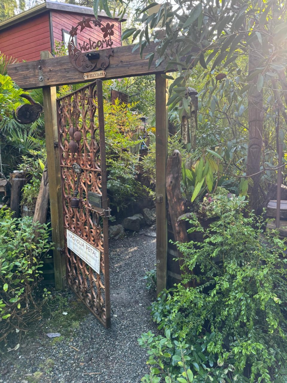 Magnolia Petal Accommodation Bed and Breakfast in Galiano Island